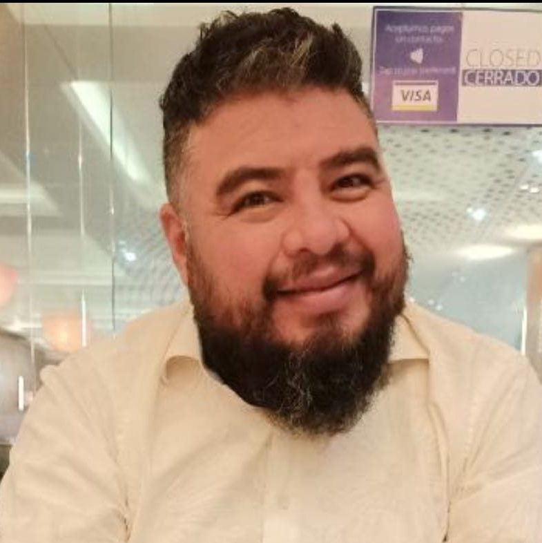  Adrián Rivera